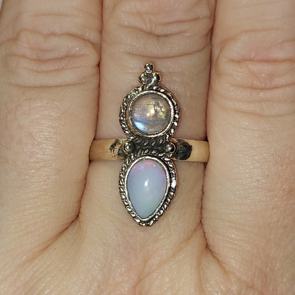 Moonstone and Opal Double Stone Ring - Picture 4 of 7